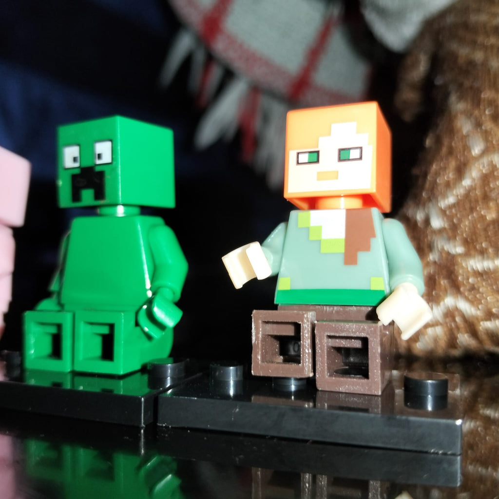 Minecraft action figure Lego set